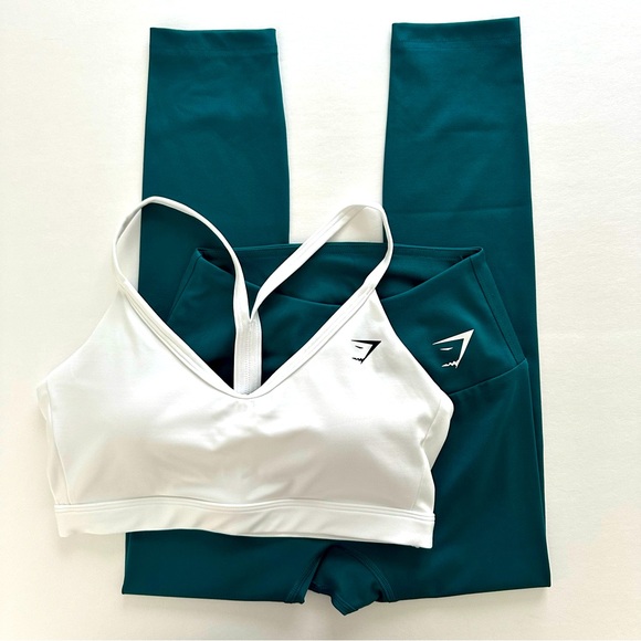 Gymshark Pants - Gymshark M/S Training 7/8 Leggings & V Neck Sports Bra Set